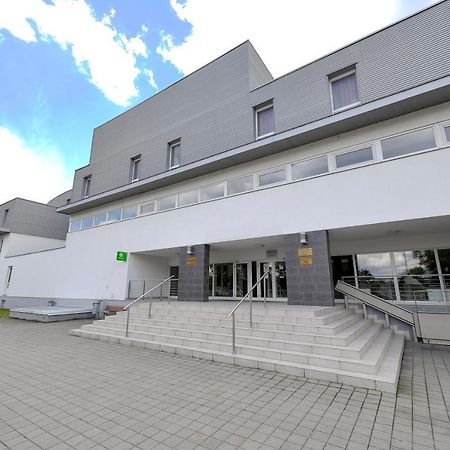Campus Hotel Debrecen Buitenkant foto