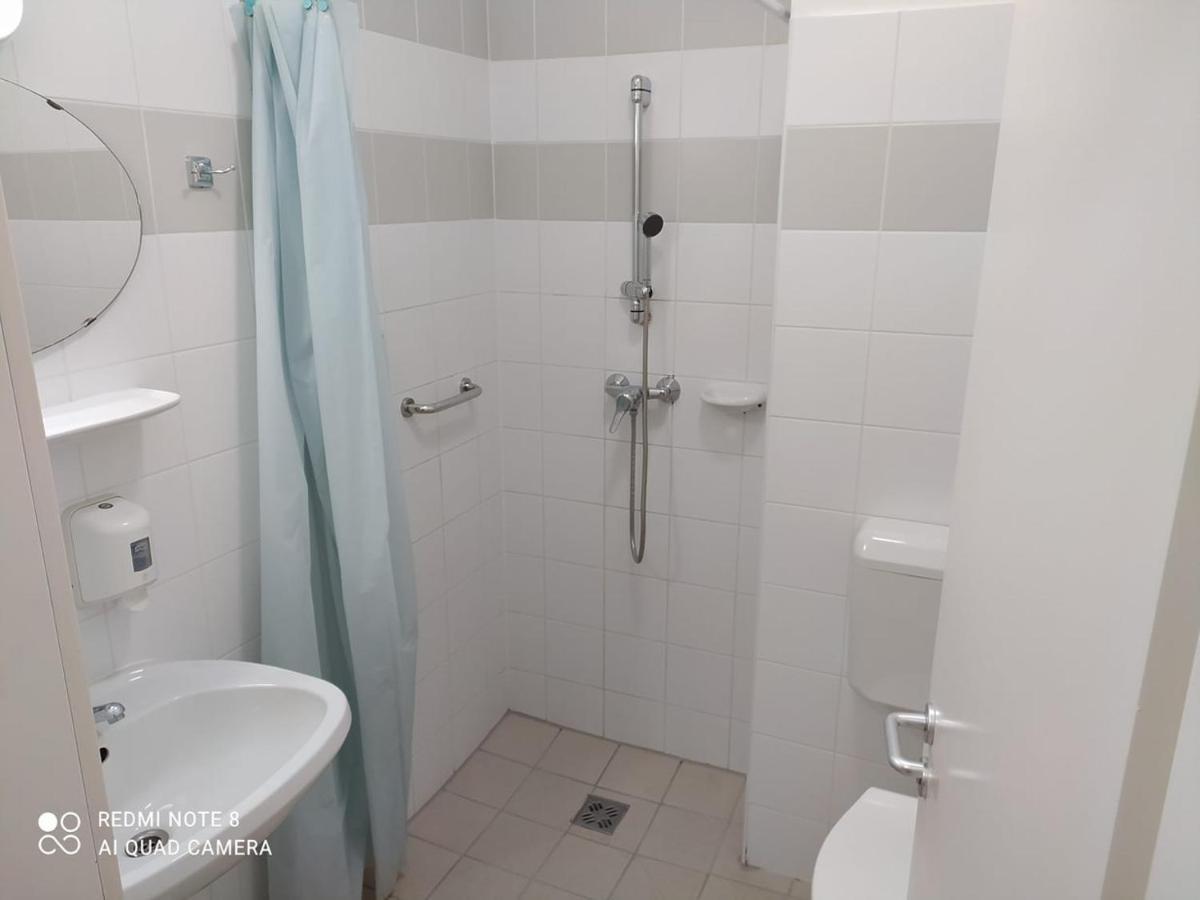 Campus Hotel Debrecen Buitenkant foto